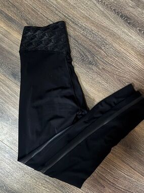 PINK Victoria's Secret Black High-Rise Logo Waistband Leggings